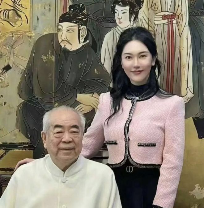 后续!网曝继子与娇妻同伙直播甩卖亲签版画麻将胡了2游戏入口范曾被娇妻卷走20亿(图11) 后续!网曝继子与娇妻同伙直播甩卖亲签版画麻将胡了2游戏入口范曾被娇妻卷走20亿(图11)